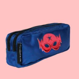 plumier super héros 18,50 euros